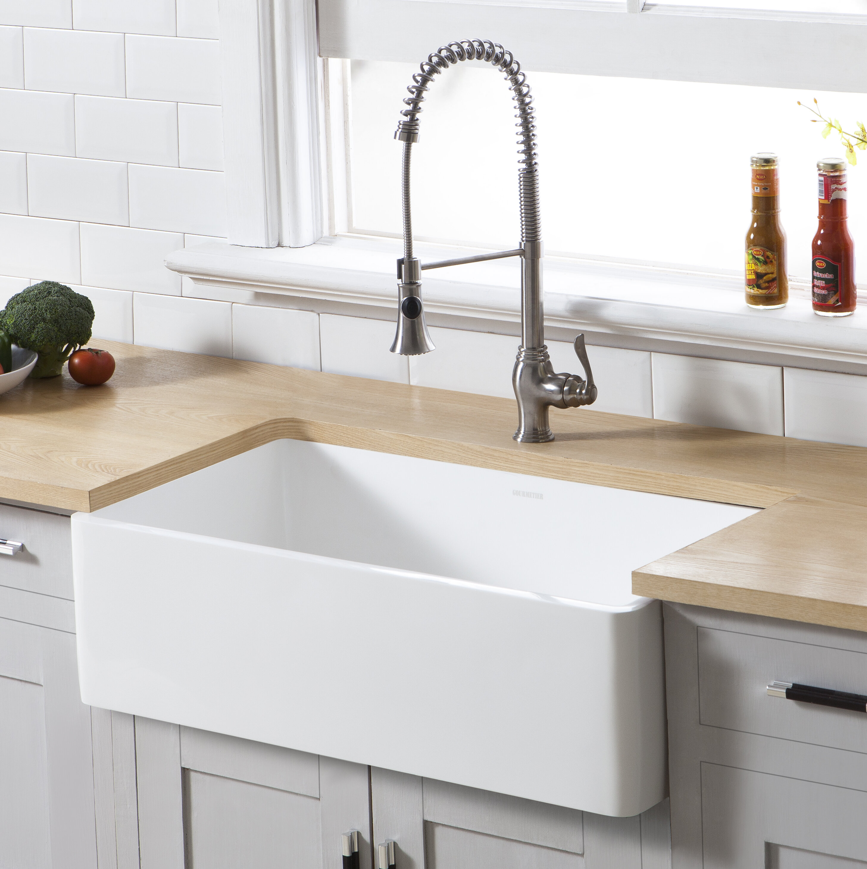 farmhouse sink